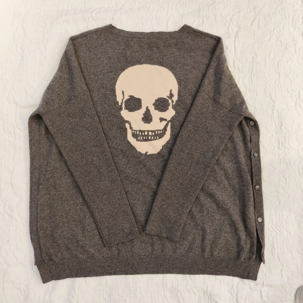 Skull Cashmere Oversized Sweater Button Accents. XS. Gray